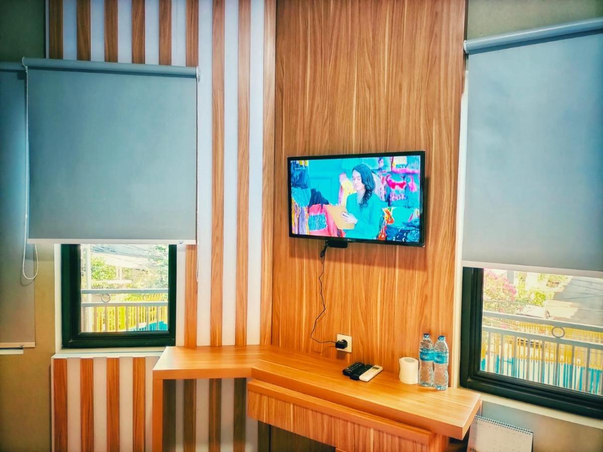 Cozy Residence Tomang Джакарта Экстерьер фото